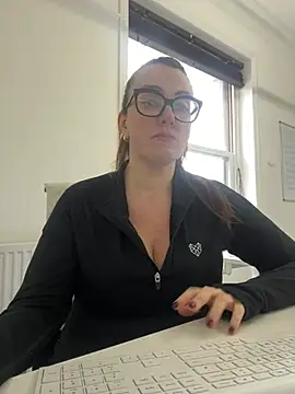 Snapshot of Miss_Stassi chatting on 3, 2, 2025 Miss Stassi online show from 3, 2, 2025