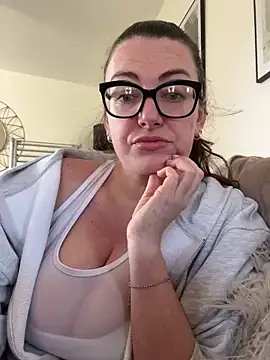 Snapshot of Miss_Stassi chatting on 2, 3, 2025 Miss Stassi online show from 2, 3, 2025