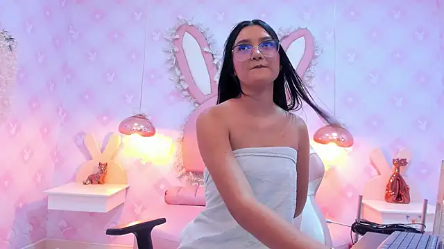 Saraa Skinny online show from 25, 1, 2025