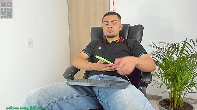 Snapshot of kalivan_voinesscu chatting on 6, 3, 2026 kalivan voinesscu online show from 6, 3, 2026