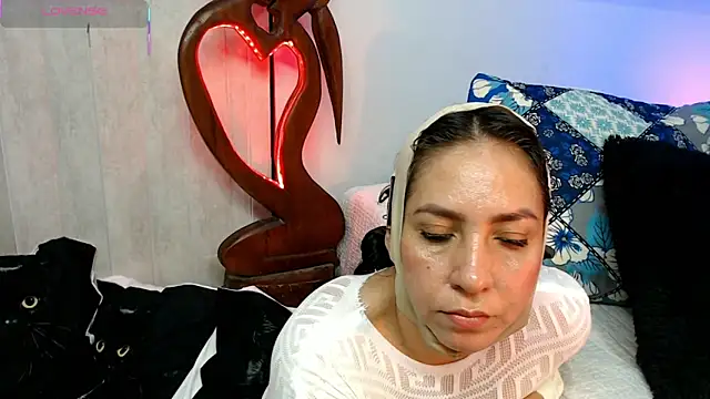 Snapshot of naihroby chatting on 3, 4, 2026 naihroby online show from 3, 4, 2026