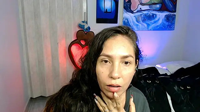 Snapshot of naihroby chatting on 11, 4, 2026 naihroby online show from 11, 4, 2026