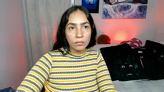 Snapshot of naihroby chatting on 13, 4, 2026 naihroby online show from 13, 4, 2026