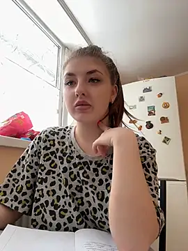 Snapshot of sexyy_girl_ chatting on 16, 12, 2024 sexyy girl online show from 16, 12, 2024