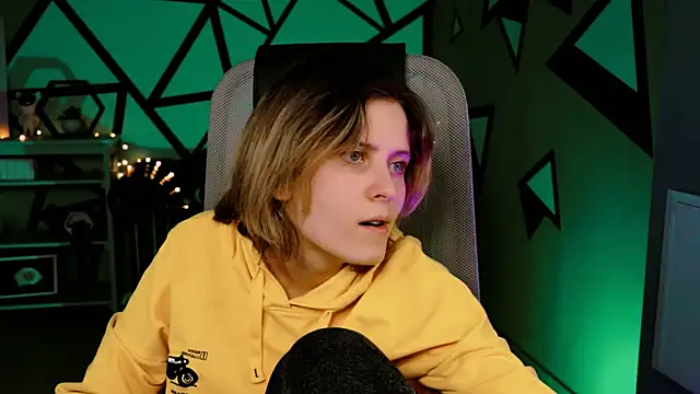 LolaAsmus online show from 28, 2, 2025