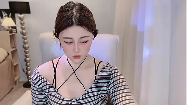 Strawberrybabyy1 online show from 23, 12, 2024