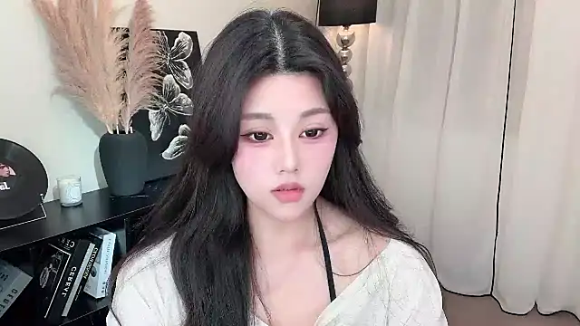 Strawberrybabyy1 online show from 4, 3, 2025