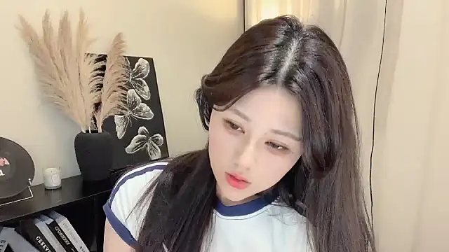 Strawberrybabyy1 online show from 13, 3, 2025