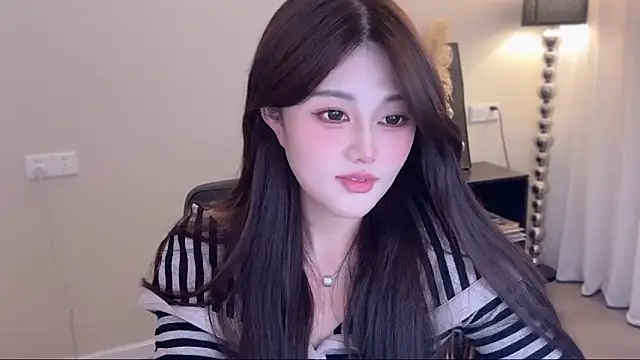 Strawberrybabyy1 online show from 4, 11, 2025