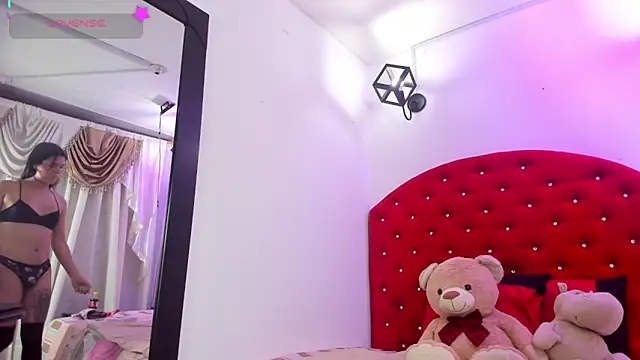 Snapshot of brittany_williams_ chatting on 4, 3, 2025 brittany williams online show from 4, 3, 2025