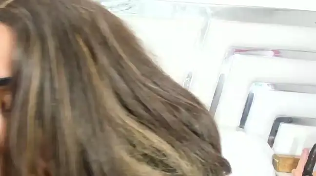 SaraaJhons online show from 24, 2, 2025