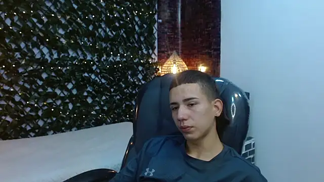 Snapshot of JackSwan18 chatting on 2, 12, 2024 JackSwan18 online show from 2, 12, 2024