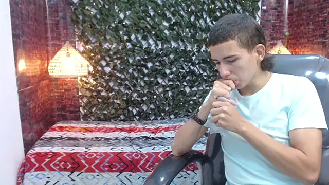 Snapshot of JackSwan18 chatting on 22, 1, 2025 JackSwan18 online show from 22, 1, 2025