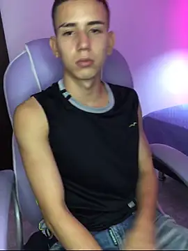 Snapshot of JackSwan18 chatting on 11, 10, 2025 JackSwan18 online show from 11, 10, 2025