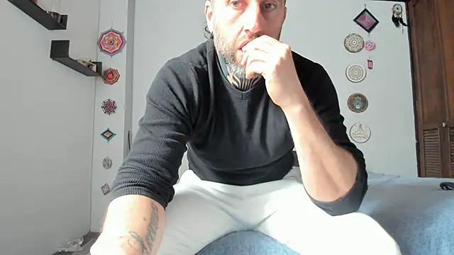 Snapshot of Antoniohot2024 chatting on 4, 1, 2025 Antoniohot2024 online show from 4, 1, 2025