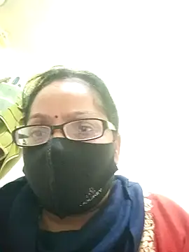 Snapshot of heenage chatting on 24, 12, 2024 heenage online show from 24, 12, 2024