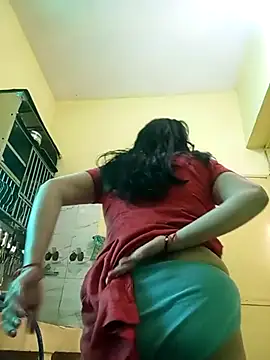 Snapshot of heenage chatting on 28, 12, 2024 heenage online show from 28, 12, 2024