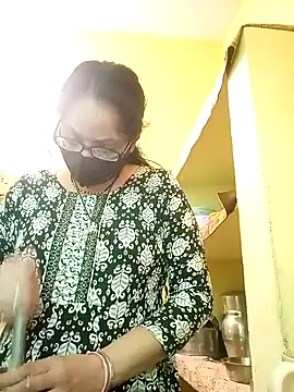 Snapshot of heenage chatting on 25, 2, 2025 heenage online show from 25, 2, 2025