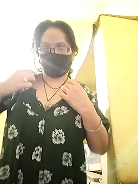 Snapshot of heenage chatting on 2, 3, 2025 heenage online show from 2, 3, 2025