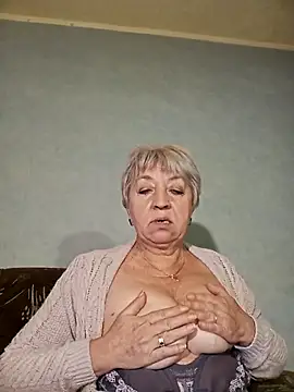 Snapshot of AnjelElinor chatting on 8, 10, 2025 AnjelElinor online show from 8, 10, 2025