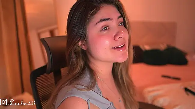 Snapshot of Lau_Bee chatting on 21, 3, 2026 Lau Bee online show from 21, 3, 2026