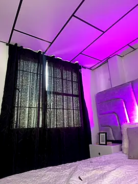 Snapshot of ZoeJohnsoon chatting on 17, 9, 2025 ZoeJohnsoon online show from 17, 9, 2025