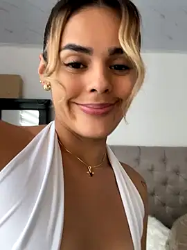 Snapshot of ZoeJohnsoon chatting on 1, 11, 2025 ZoeJohnsoon online show from 1, 11, 2025