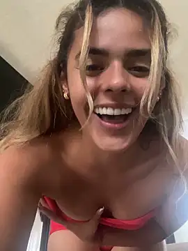 Snapshot of ZoeJohnsoon chatting on 24, 11, 2025 ZoeJohnsoon online show from 24, 11, 2025