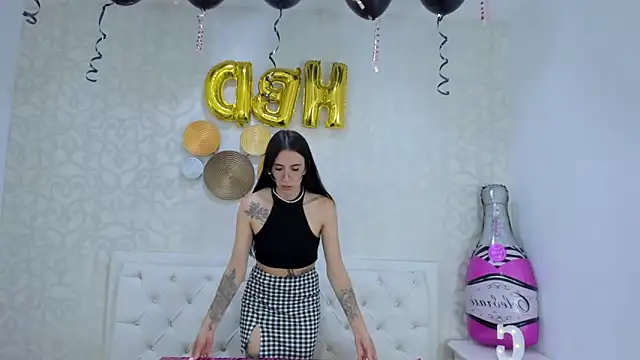 Snapshot of Clarisse28 chatting on 22, 12, 2024 Clarisse28 online show from 22, 12, 2024