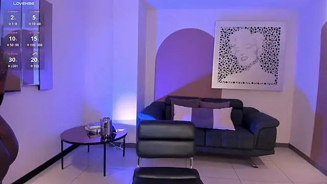 SavannahStorm online show from 5, 2, 2025