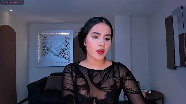 IsabellaHill  online show from 28, 12, 2024