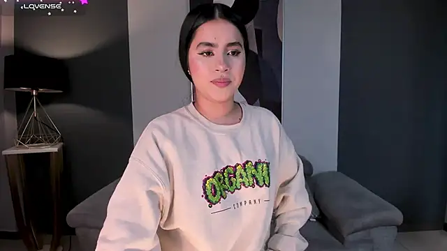 IsabellaHill  online show from 29, 12, 2024