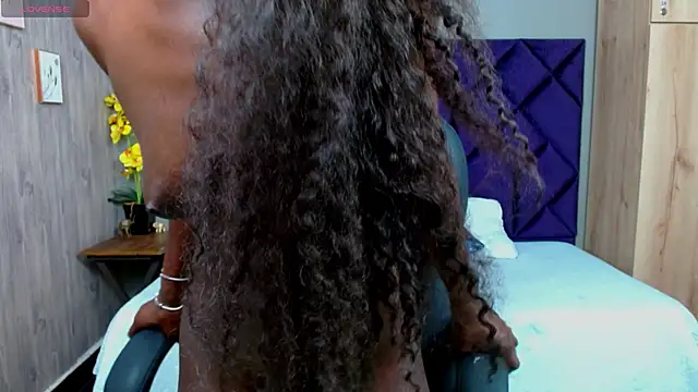 Snapshot of Nahomi-Hill chatting on 18, 1, 2025 Nahomi-Hill online show from 18, 1, 2025