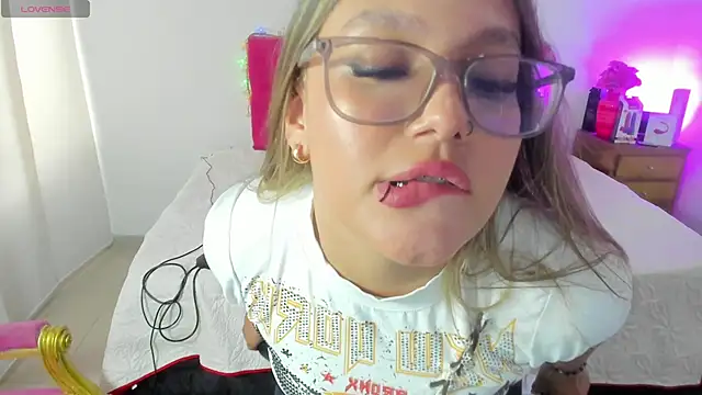 SofiaJoness  online show from 11, 3, 2025