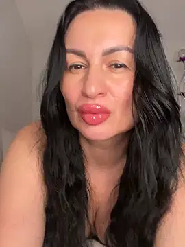 Snapshot of Helena7077 chatting on 15, 4, 2026 Helena7077 online show from 15, 4, 2026