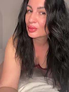 Snapshot of Helena7077 chatting on 18, 4, 2026 Helena7077 online show from 18, 4, 2026