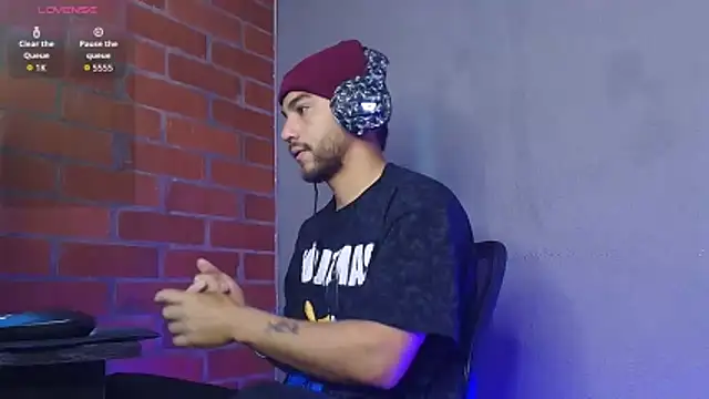 Snapshot of Leandro_valenzuela chatting on 7, 5, 2026 Leandro valenzuela online show from 7, 5, 2026