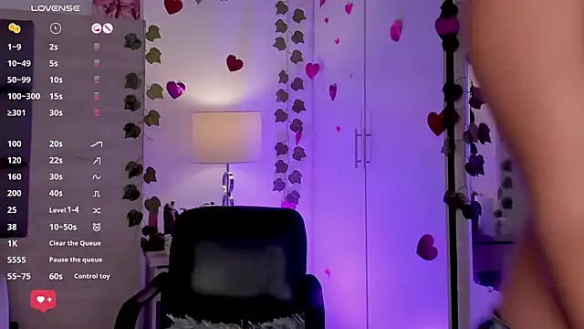 Snapshot of BonnieAnderson_ chatting on 6, 2, 2025 BonnieAnderson online show from 6, 2, 2025