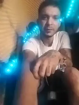 Snapshot of _Dmente_ chatting on 5, 3, 2025  Dmente  online show from 5, 3, 2025