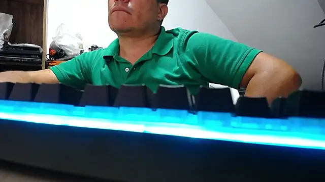 Snapshot of Jhonatan_Morales_S chatting on 23, 11, 2025 Jhonatan Morales S online show from 23, 11, 2025