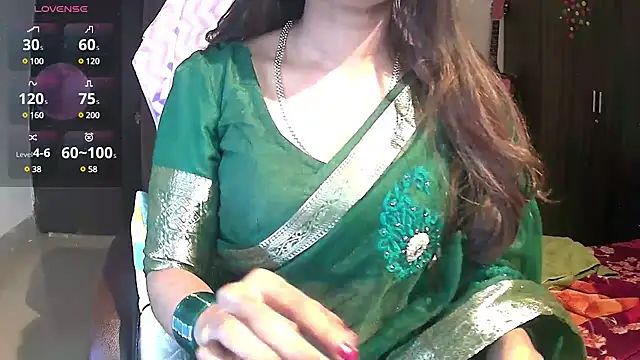 Snapshot of Cute-Tara chatting on 2, 3, 2025 Cute-Tara online show from 2, 3, 2025