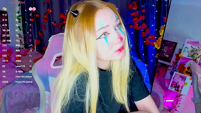 ElswythCovil online show from 11, 11, 2025