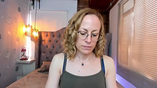 Snapshot of SammySanders chatting on 13, 2, 2025 SammySanders online show from 13, 2, 2025