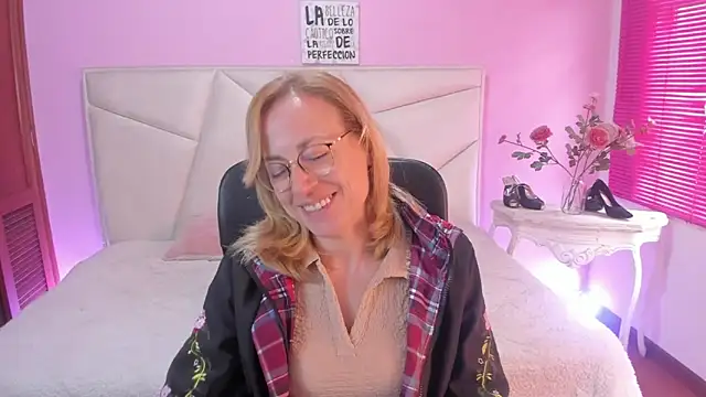 Snapshot of SammySanders chatting on 18, 6, 2026 SammySanders online show from 18, 6, 2026