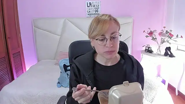 Snapshot of SammySanders chatting on 23, 7, 2026 SammySanders online show from 23, 7, 2026