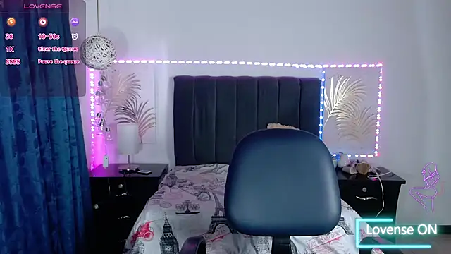 Snapshot of Julietacollins06 chatting on 1, 2, 2025 Julietacollins06 online show from 1, 2, 2025