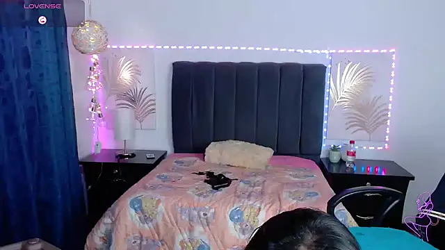 Snapshot of Julietacollins06 chatting on 4, 2, 2025 Julietacollins06 online show from 4, 2, 2025