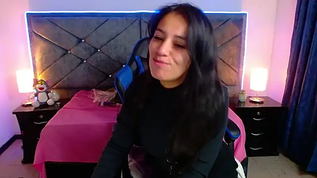 Snapshot of Julietacollins06 chatting on 6, 11, 2025 Julietacollins06 online show from 6, 11, 2025