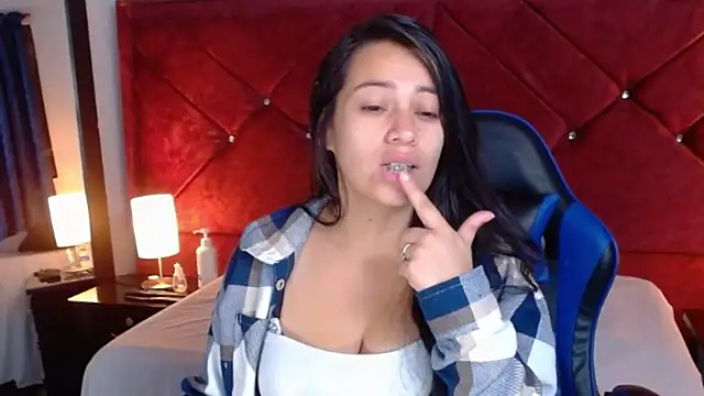 Snapshot of Julietacollins06 chatting on 4, 3, 2026 Julietacollins06 online show from 4, 3, 2026