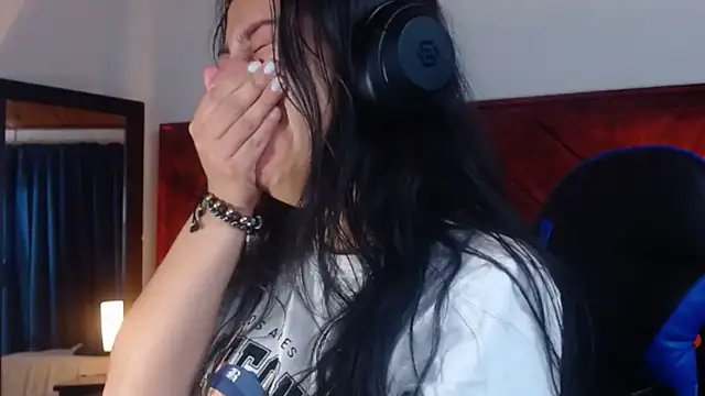 Snapshot of Julietacollins06 chatting on 19, 3, 2026 Julietacollins06 online show from 19, 3, 2026